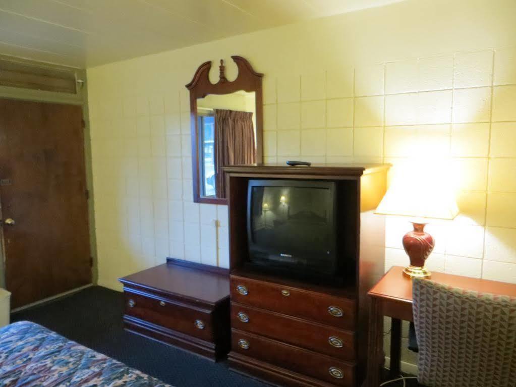 Centralia Motel Near Downtown By Oyo Exterior photo